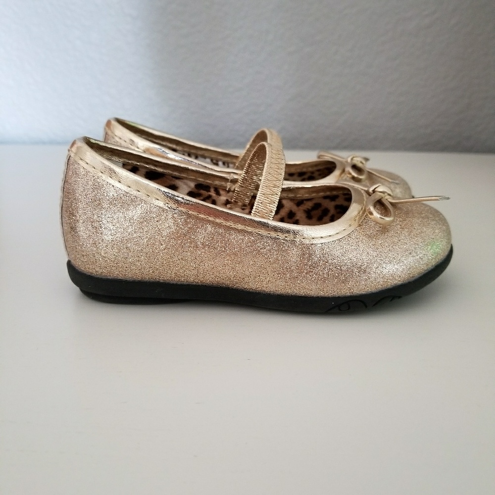 Flats - Picture 3 of 3